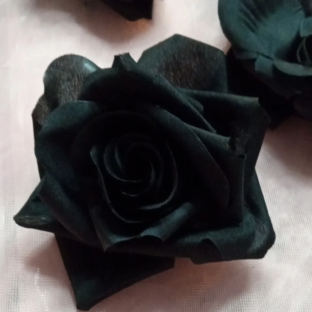 100 Elegant Black Faux Silk Rose Heads